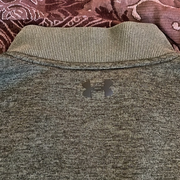 Under armor sweater size S - Picture 5 of 5